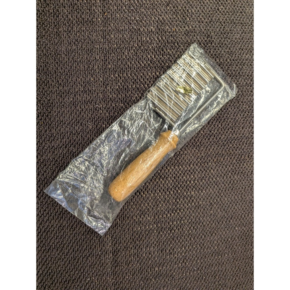 Vintage Stainless Steel Crinkle Cutter Wavy Slicer Ergonomic Wood Handle